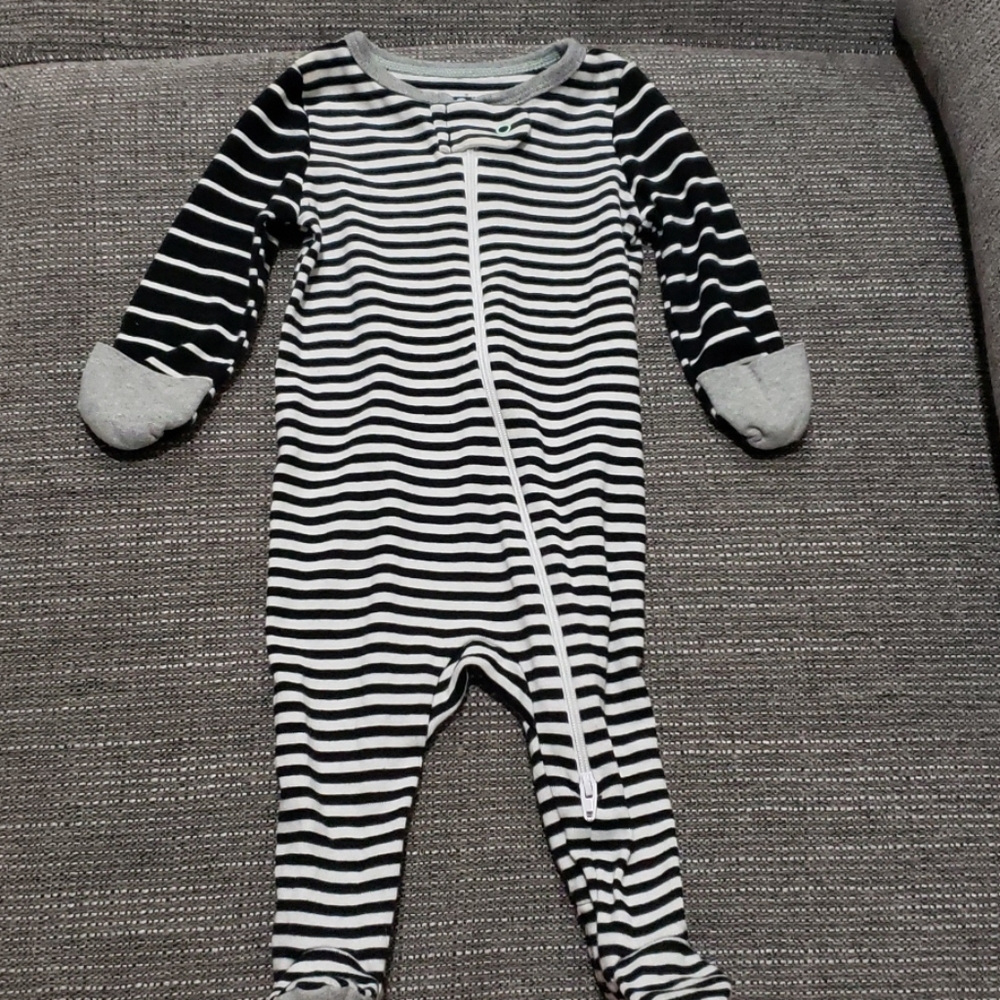 Black/white sleeper!